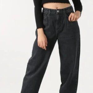 FIRM. NWT Old Navy Dark Wash Denim Jeans Extra High-Rise Balloon. Size 8 Women's